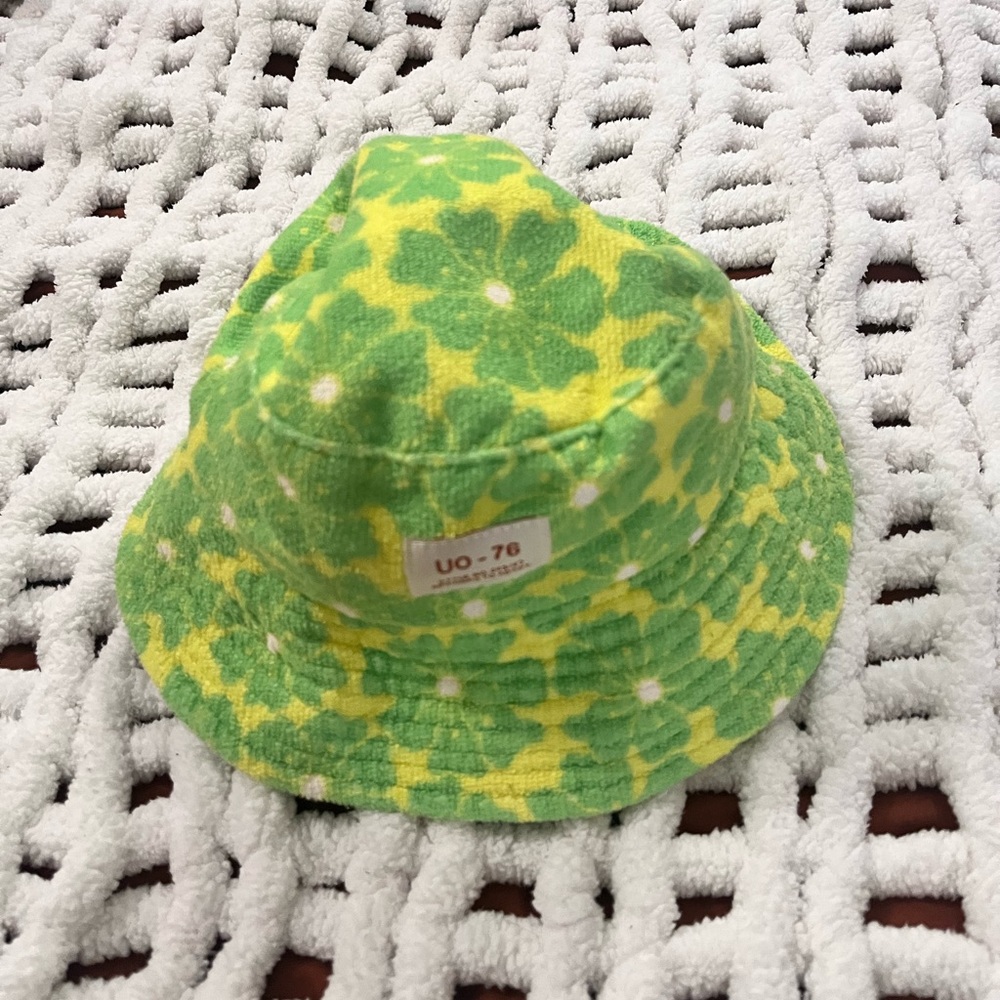 Pacsun Hawaiian style bucket hat